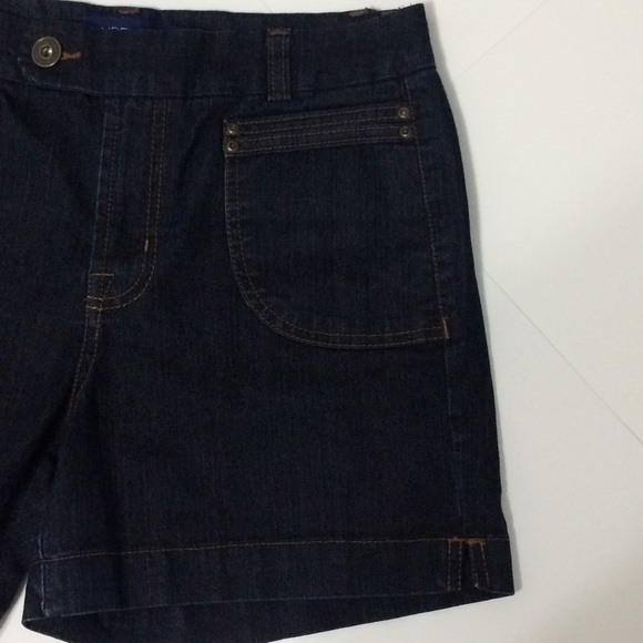BANDOLINO Dark Denim Shorts | Size 6 - Picture 2 of 14